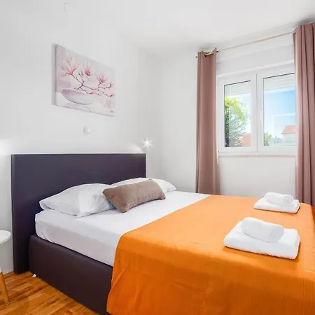 Seaside Perla ポドストラナ