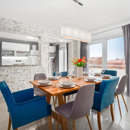 Holiday home Seaside Perla *